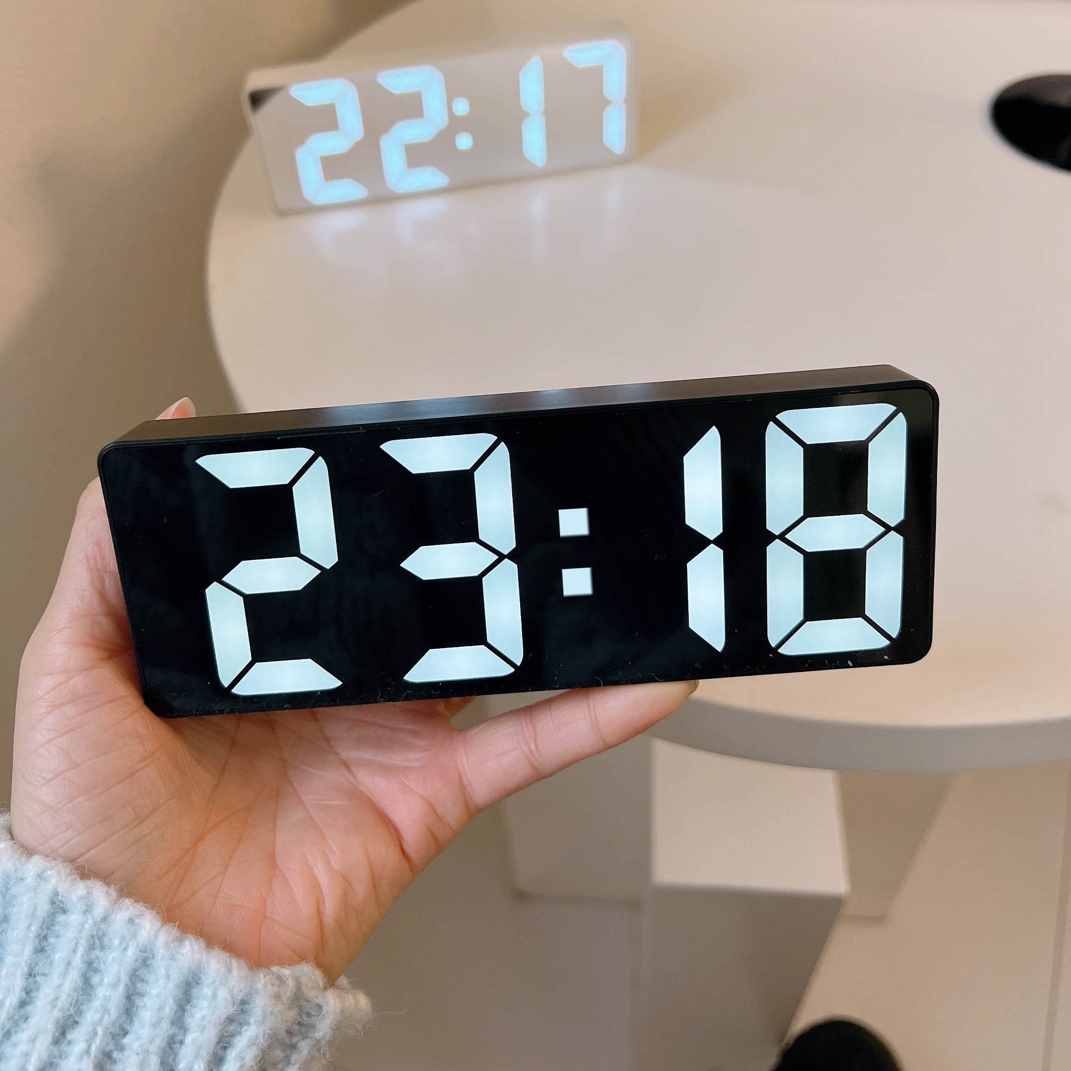 Reloj despertador Digital con temperatura interior, funciona con pilas,  modelo Snooze, pantalla de 12/24H para dormitorios, niños y adultos -  AliExpress