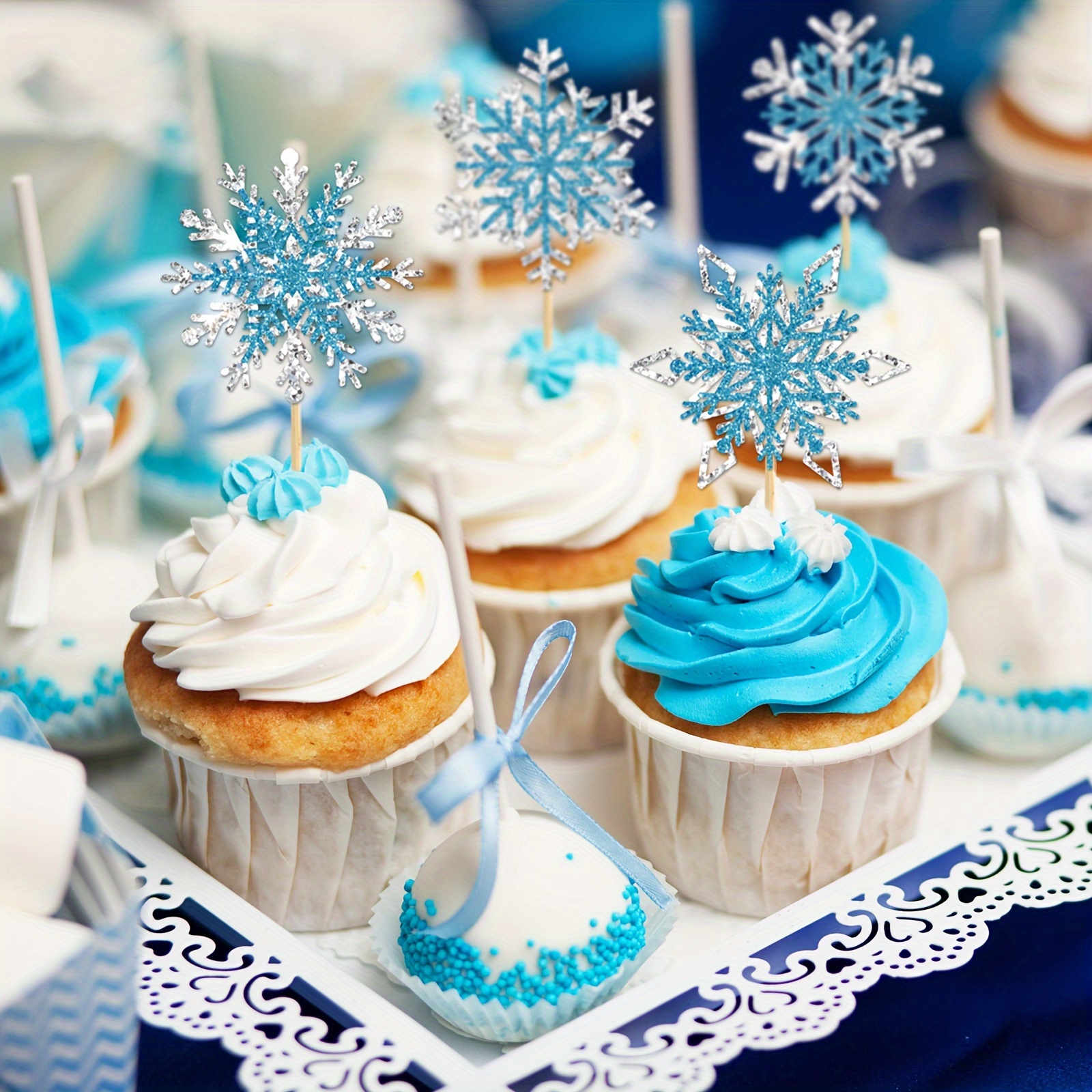 90Pcs Edible Snowflakes Cake Toppers Christmas Winter Party Cupcake  Decoration White and Blue