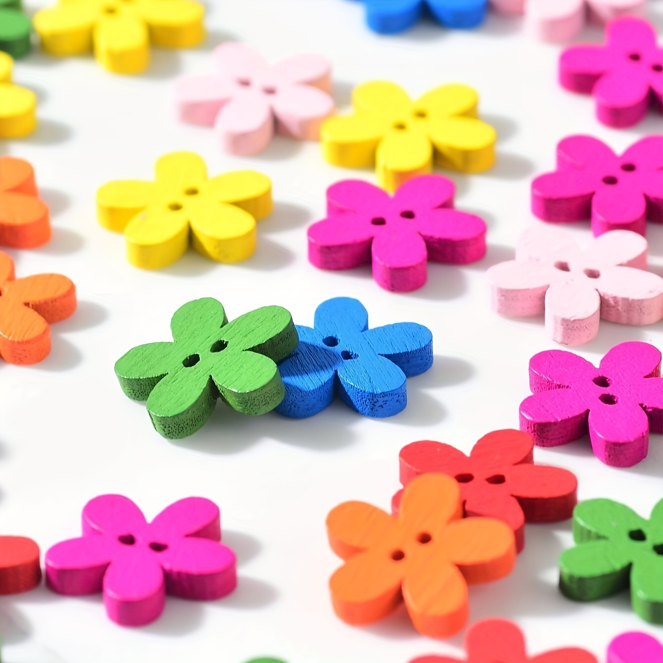 Mercería DUNIA - Botones joya en forma de flor. Nada parecido al típico  botón redondo, plano y de agujeros. Estos son los botones de este siglo!