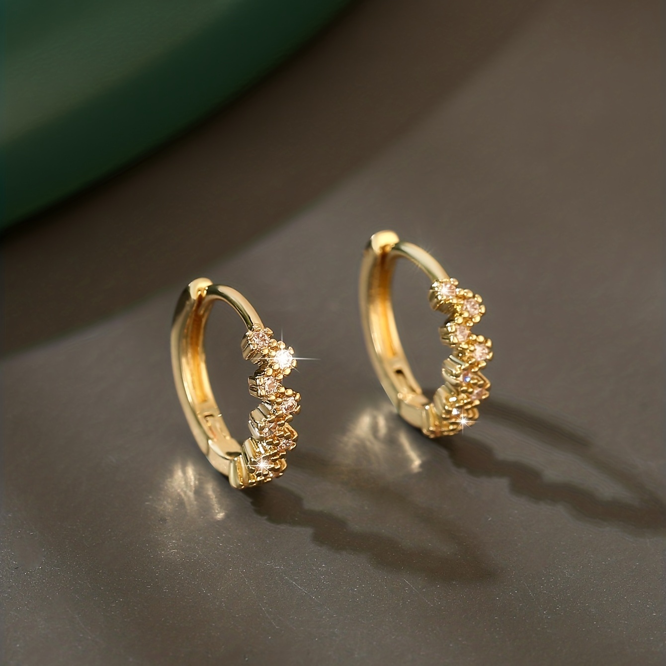 

1 Pair Of Chic Golden- Copper Hoop Earrings With Sparkling Zirconia Accents - Nickel-free, For & Gift-ready - Ideal For Valentine's Day, Novelty Earrings