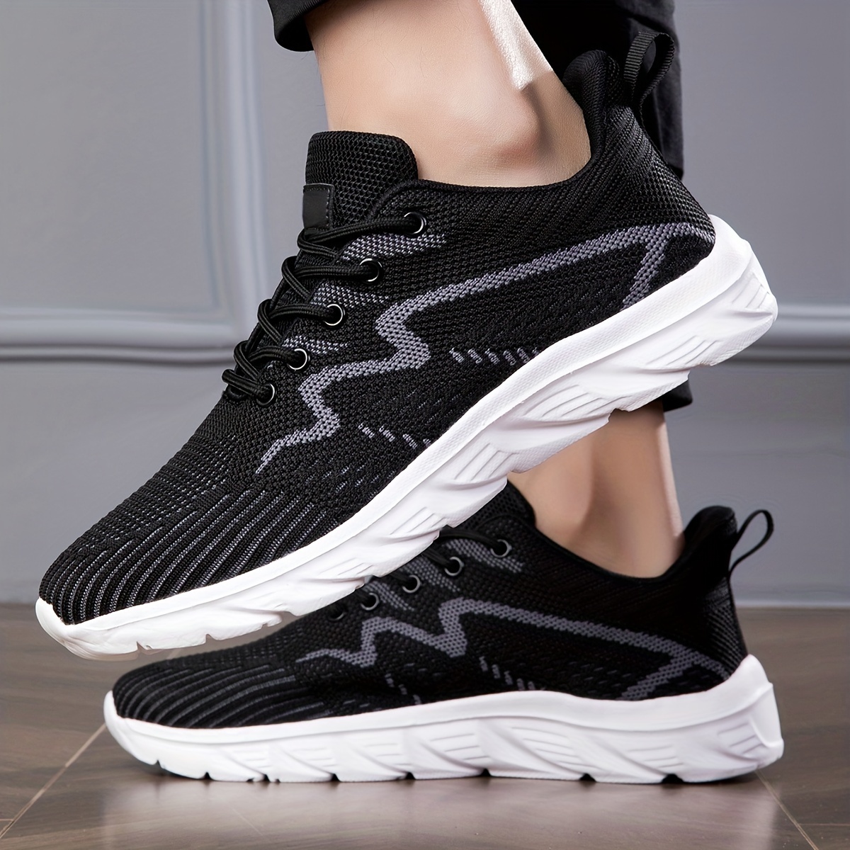 Women Two Tone Lace-up Front Sneakers Fashion Black And White