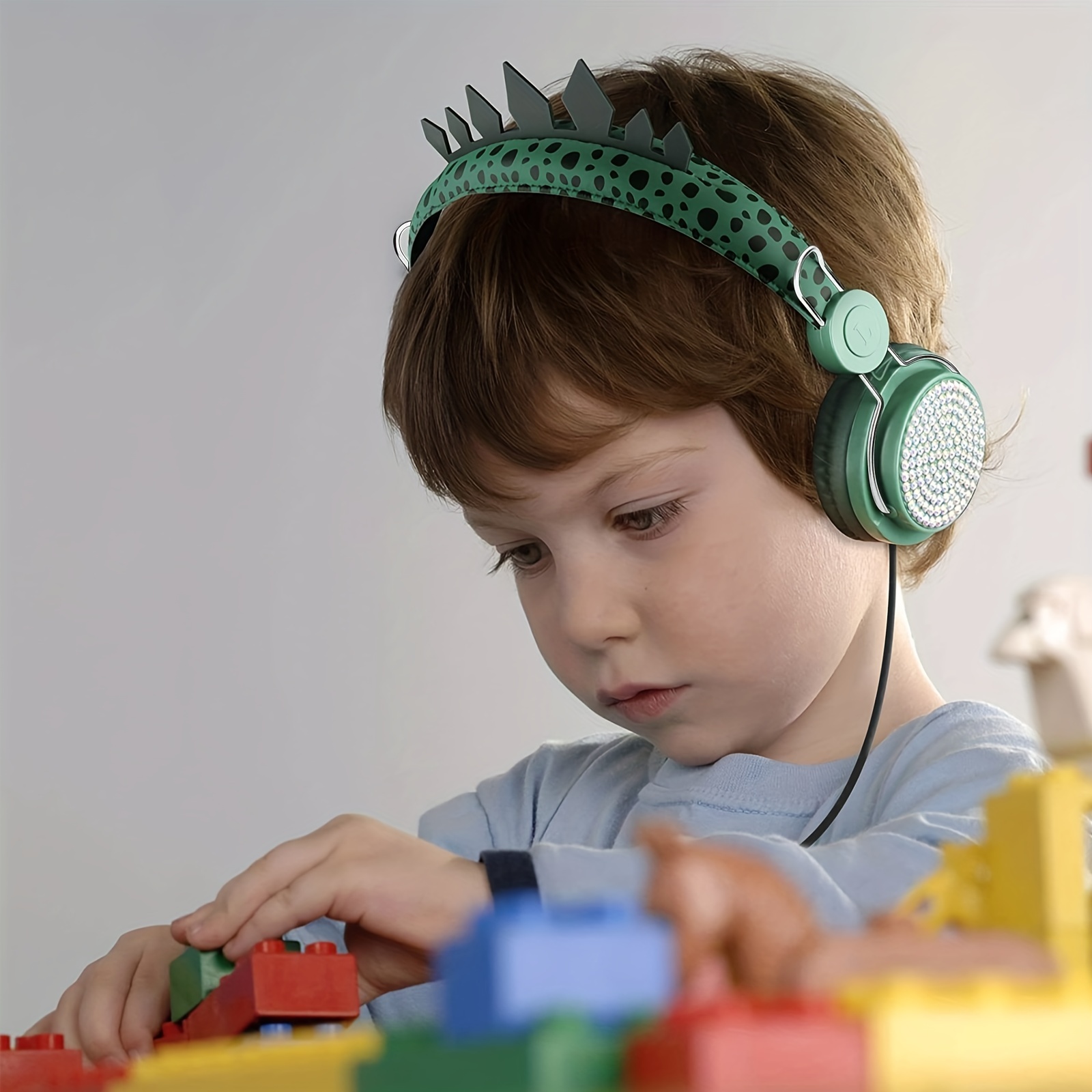Link Dream Auriculares Bluetooth para niños con micrófono para la escuela,  auriculares inalámbricos para niños pequeños con luces LED, compatibles con