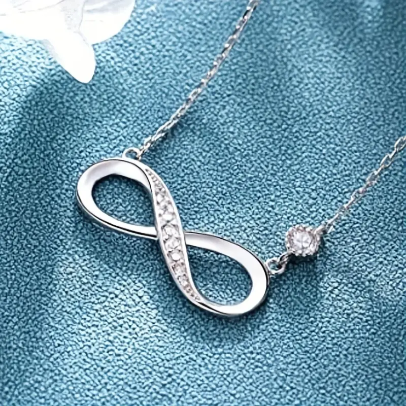 pendant jewelry details 2