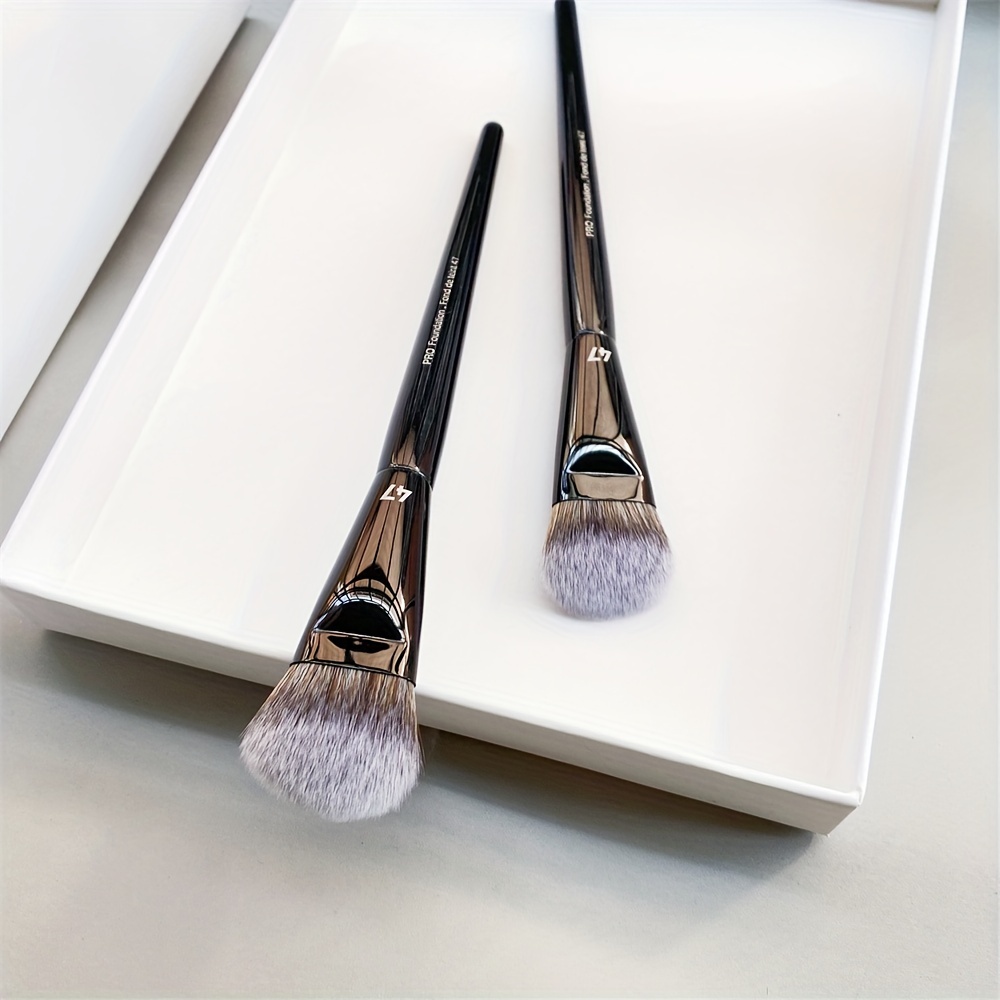 

Foundation Makeup Brushes Professional Liquid Foundation Concealer Blush Eyeshadow Powder Brush Women Facial Quick Base Make Up Beauty Tools