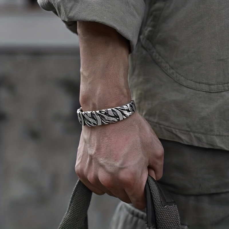 Men's Retro Bracelet with Irregular Geometric Stripe
