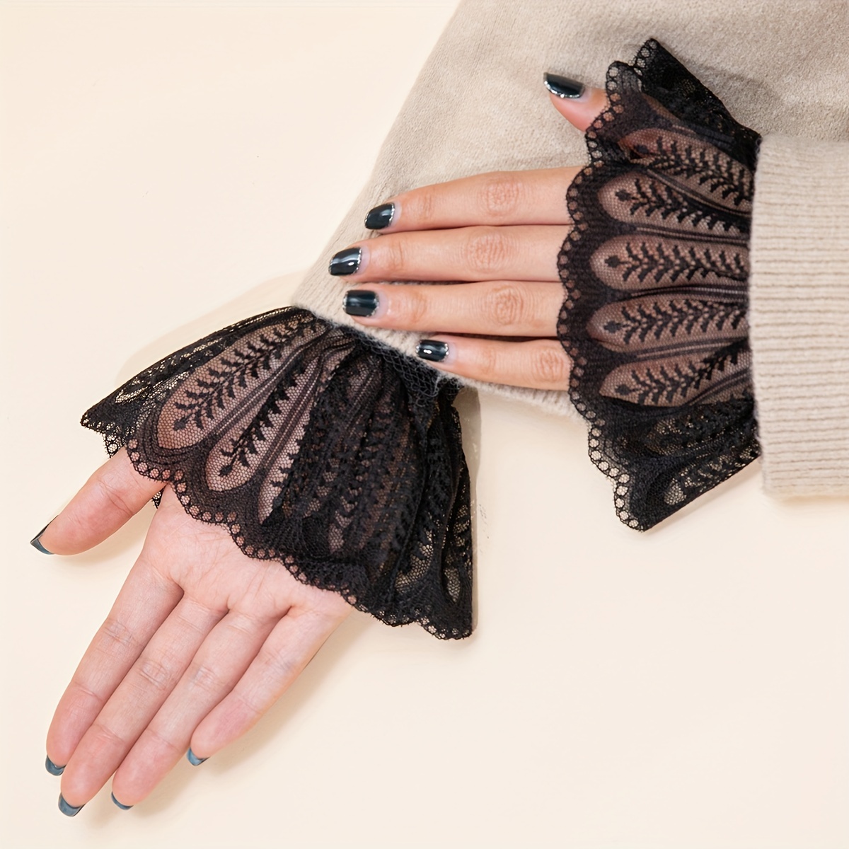 Black lace best sale fingerless wrist gloves