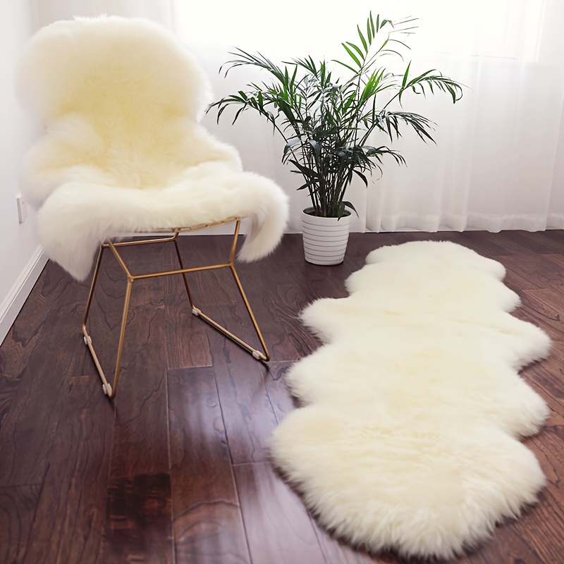 

1pc Imitation Wool Carpet, Plush Carpet, Indoor Living Room Modern Simple Floor Mat, Suede Fleece Bottom Long Imitation Wool Carpet, The Best Special Gift For Winter, Cream White