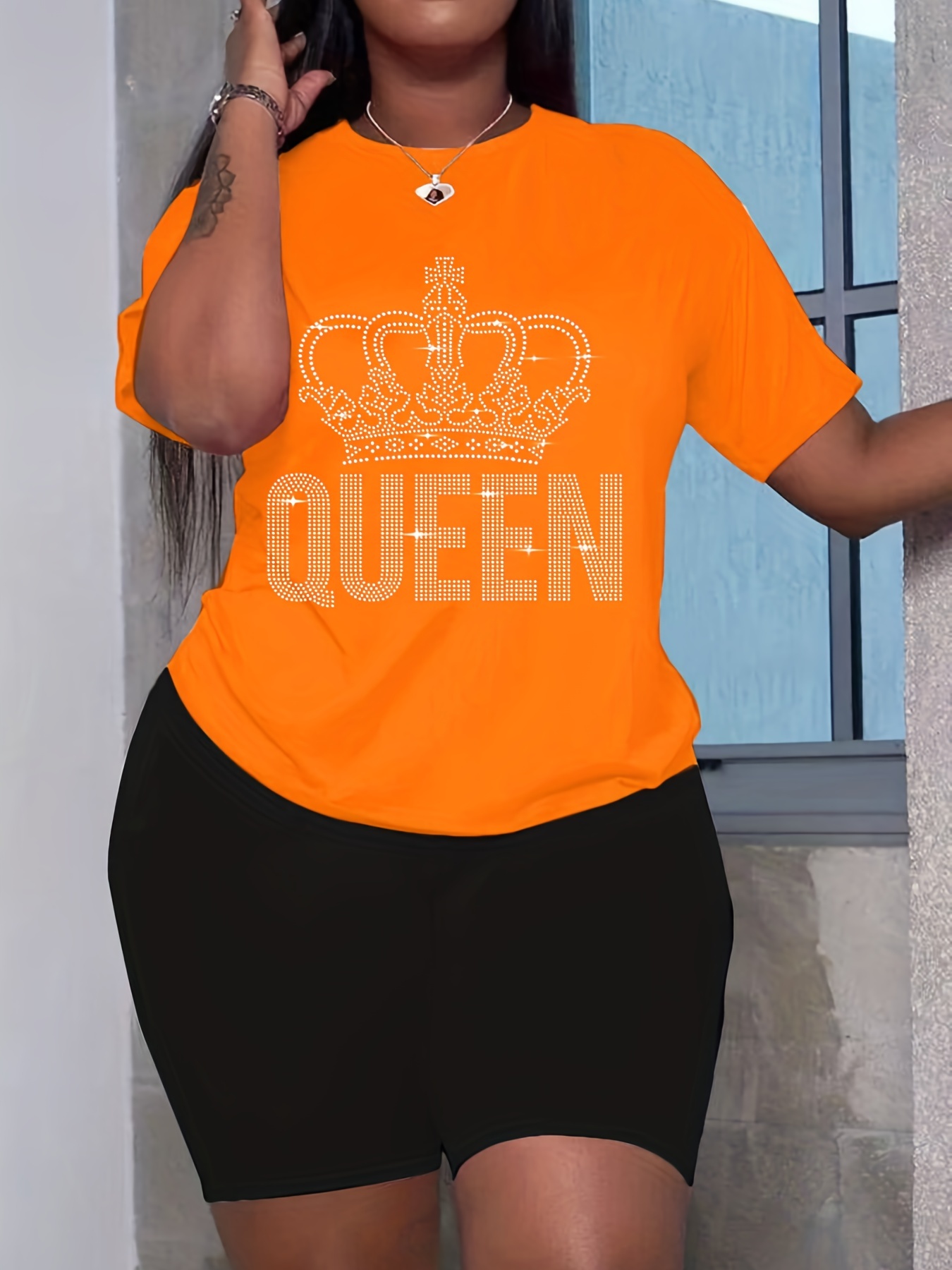 T-shirt Plus Size Aplicação de Strass Laranja