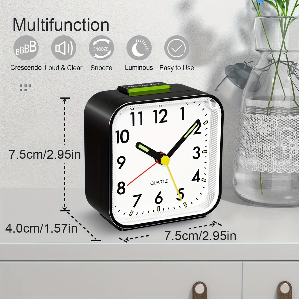 1pc Lindo Reloj Pequeño Silencioso Sin Tictac Luz Nocturna, Diseño Simple  Reloj Despertador Pilas Dormitorio Mesita Noche Escritorio, Compre ,  Ahorre