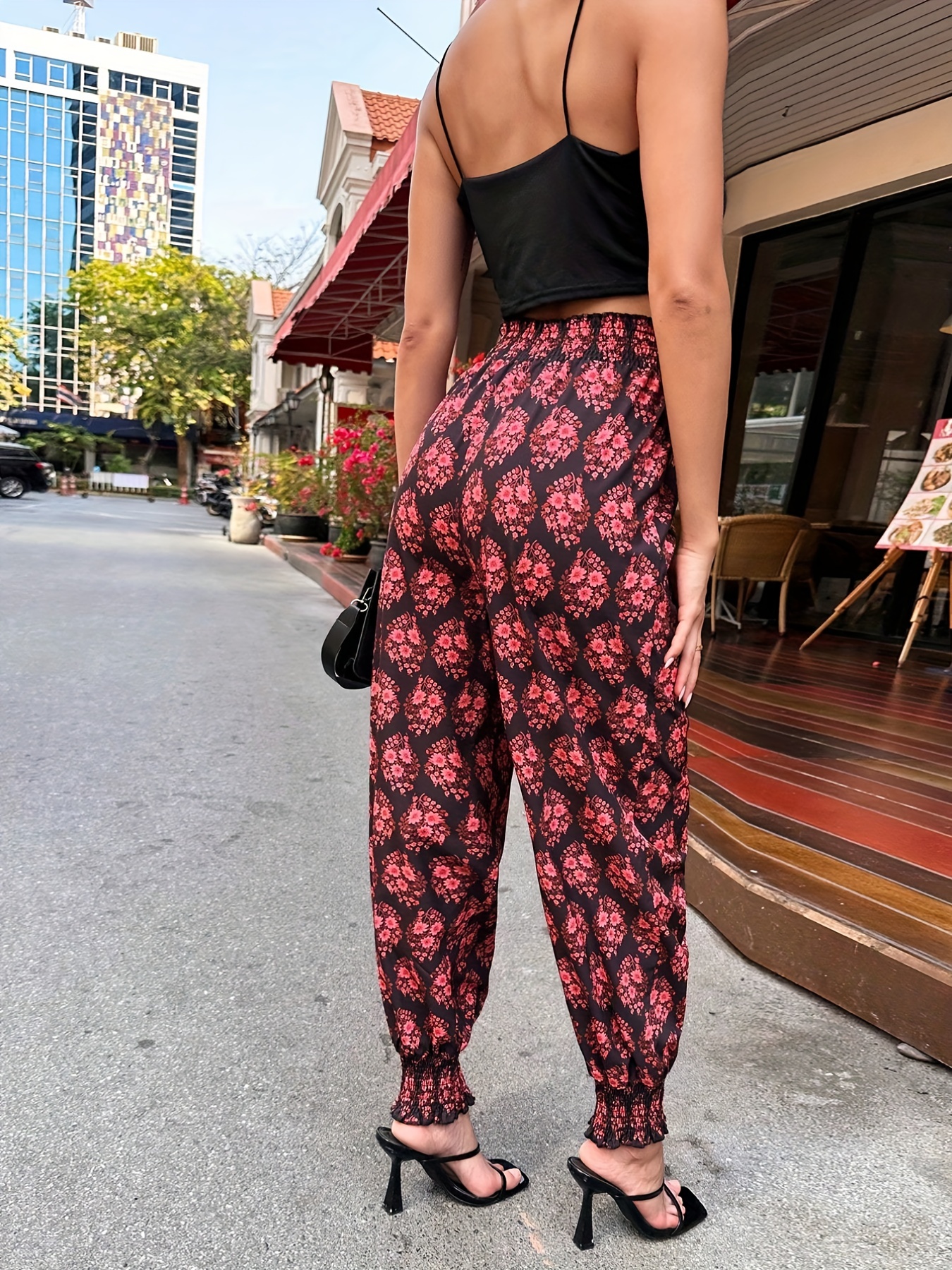 Pantalones anchos de cintura alta fruncidos con estampado floral