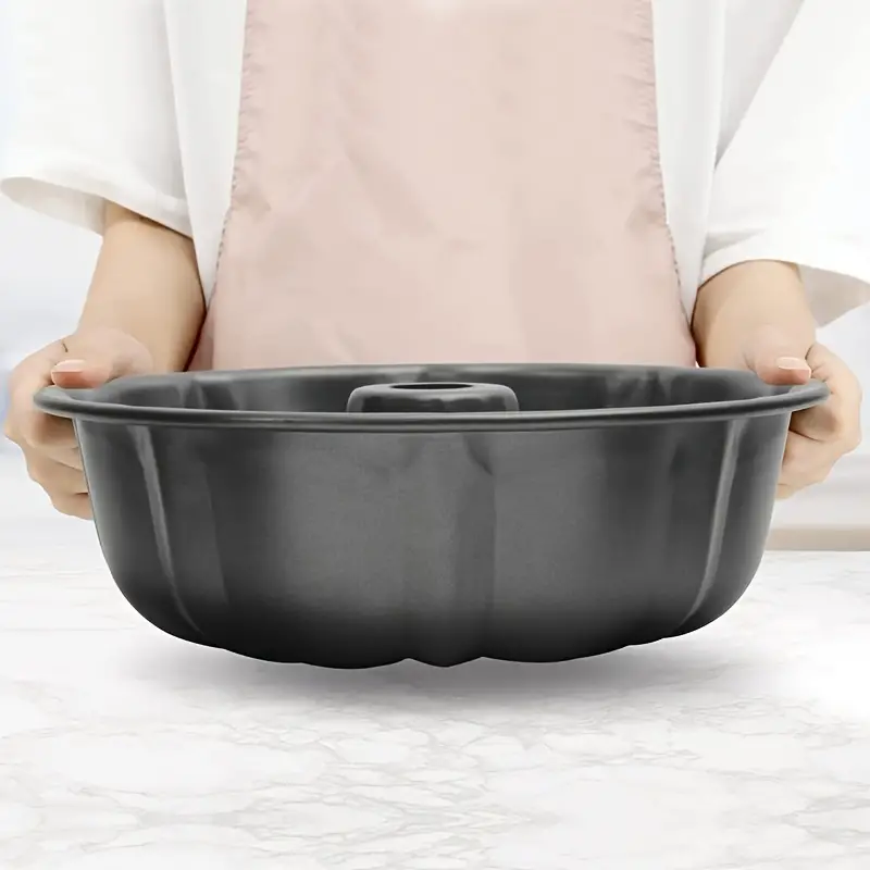 Heavy Duty Carbon Steel Fluted Tube Cake Pan