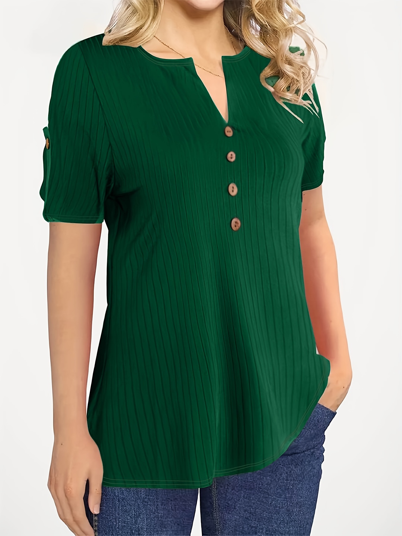 Short sleeve top with a notch neckline in Green