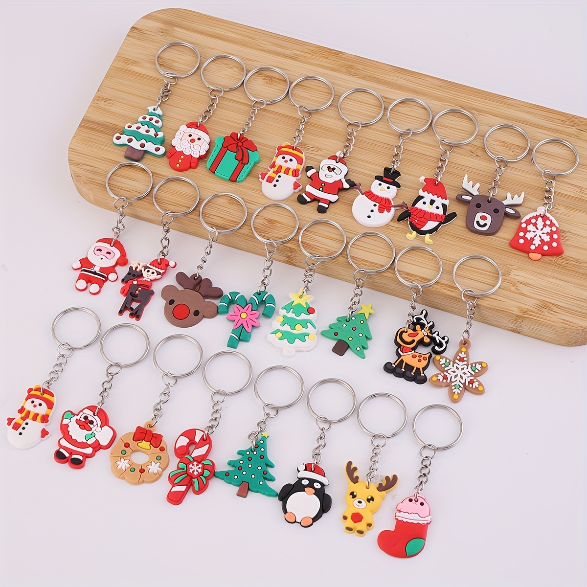 25pcs Multi-style Christmas Gift Keychains: Santa, Tree, Deer, Snowman Charms For Wallet, Backpack, Handbag Accessories, Ideal For Christmas Gifts