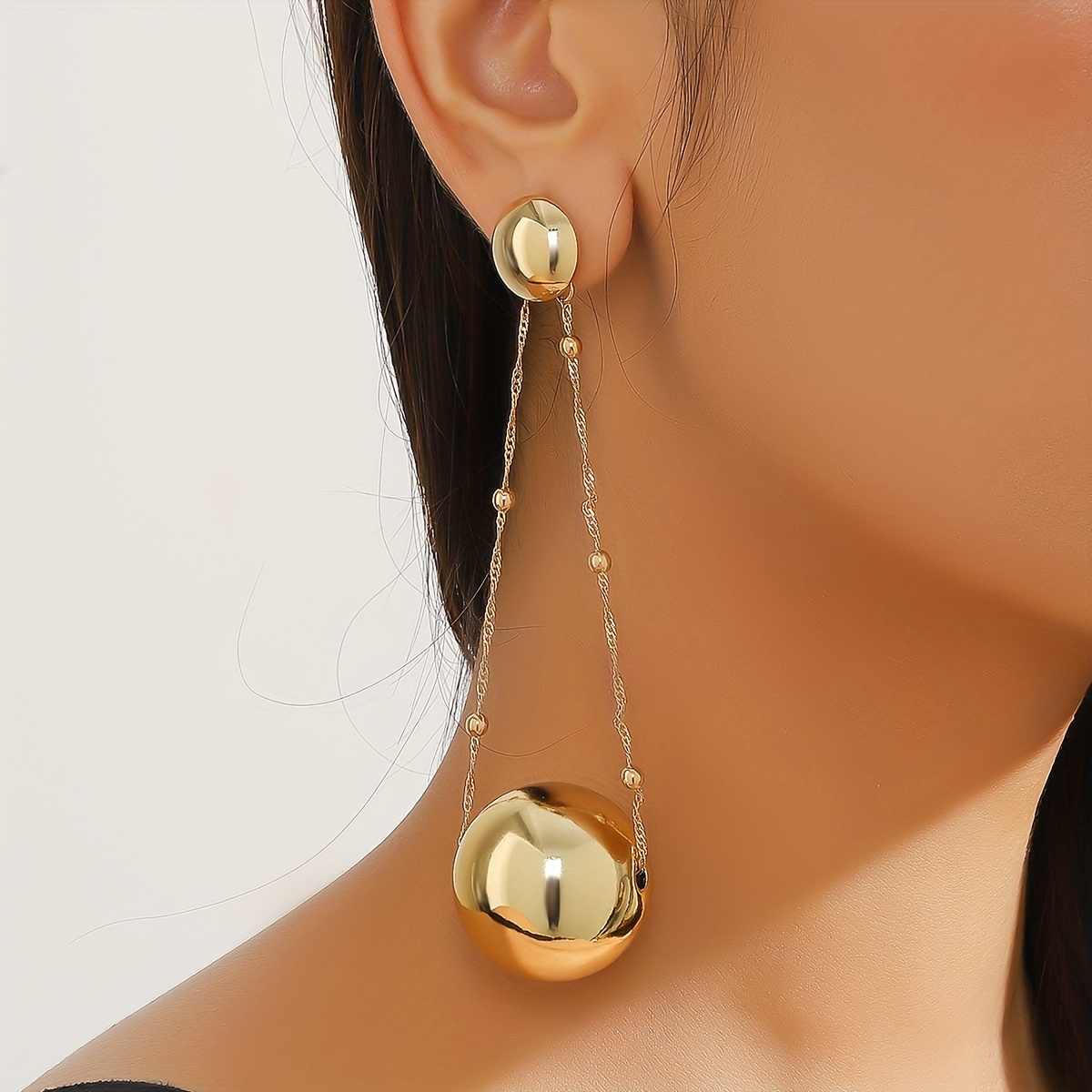 

Exaggerated Golden Glossy Ball Design Long Dangle Earrings Party Simple Style Acrylic Jewelry Nightclub Female Earrings