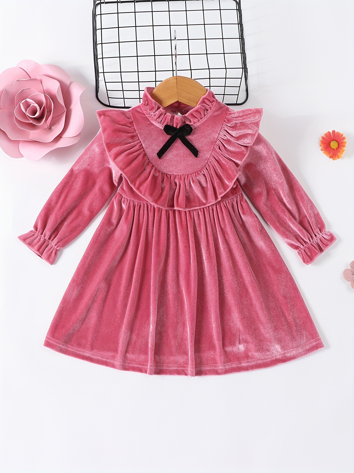 Baby girl velvet hot sale dress design