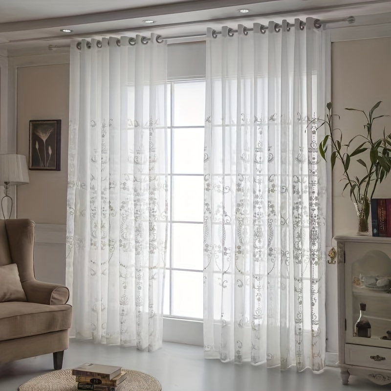 Modernas cortinas salón blancas con bordados