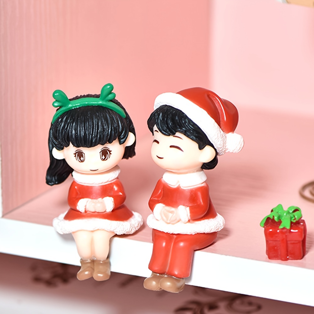 2pcs Christmas Sitting Couple Hand Dolls Micro Landscape DIY Decor