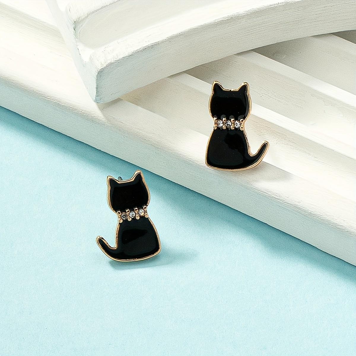 

Cute Cat Stud Earrings Metal Enamel Glaze Zinc Alloy Jewelry Plated Inlaid Rhinestone Earrings