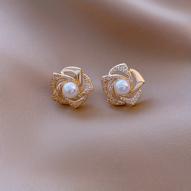 Delicate Vintage Rose Flower Rhinestone Stud Earrings