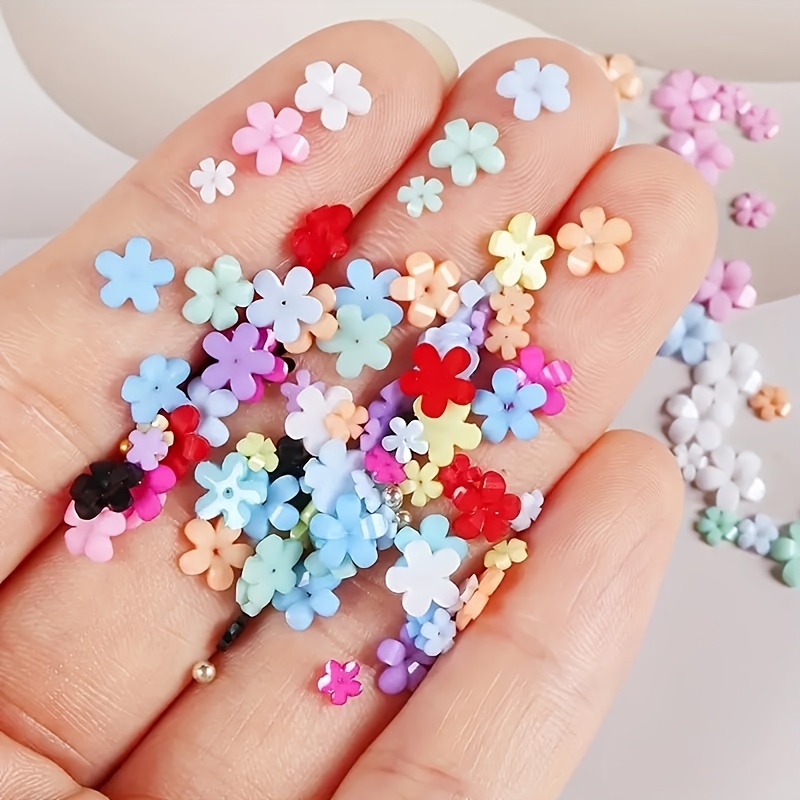 White Floral Nail Art Decorations, Five Petals Flowers Nail Glitter  Sequins, Flower Pearl Beads Resin Nail Rhinestone Design for Women Girls  Manicure