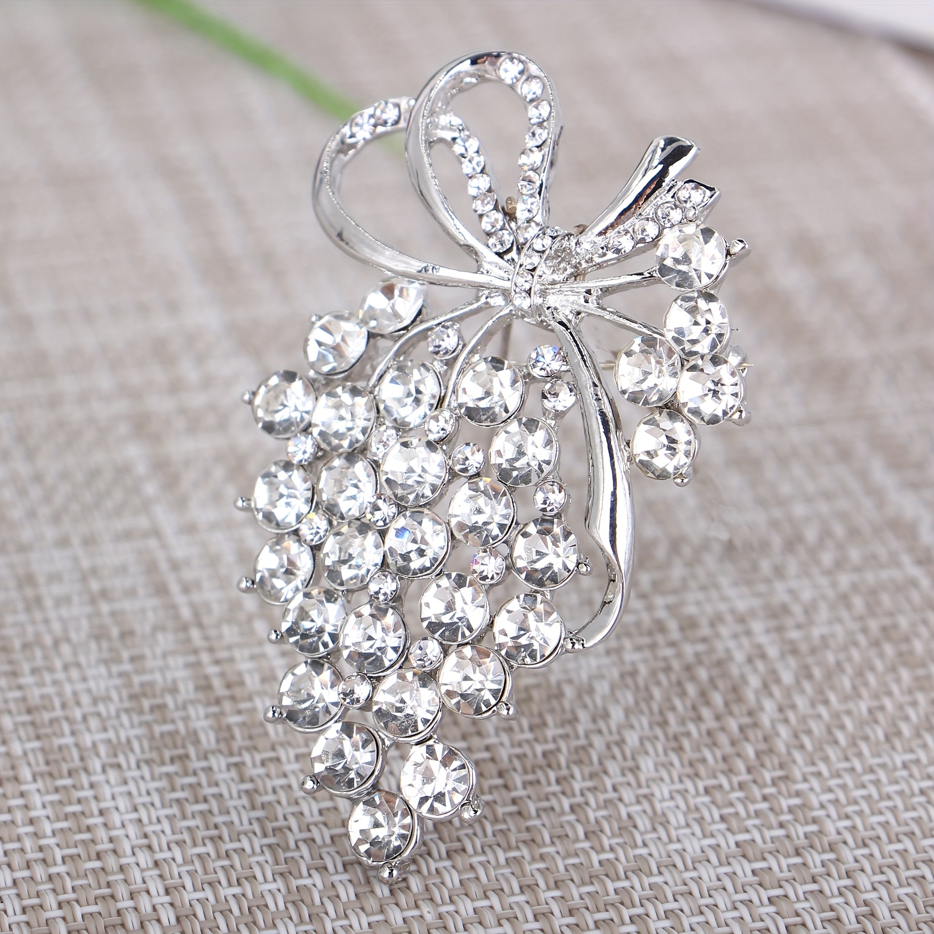 gyujnb Flower Brooches for Women Business Corsage Banquet Brooch Accessories Clothing Rhinestone Brooch Women's Brooch Brooches for Women Fashion Large, Size