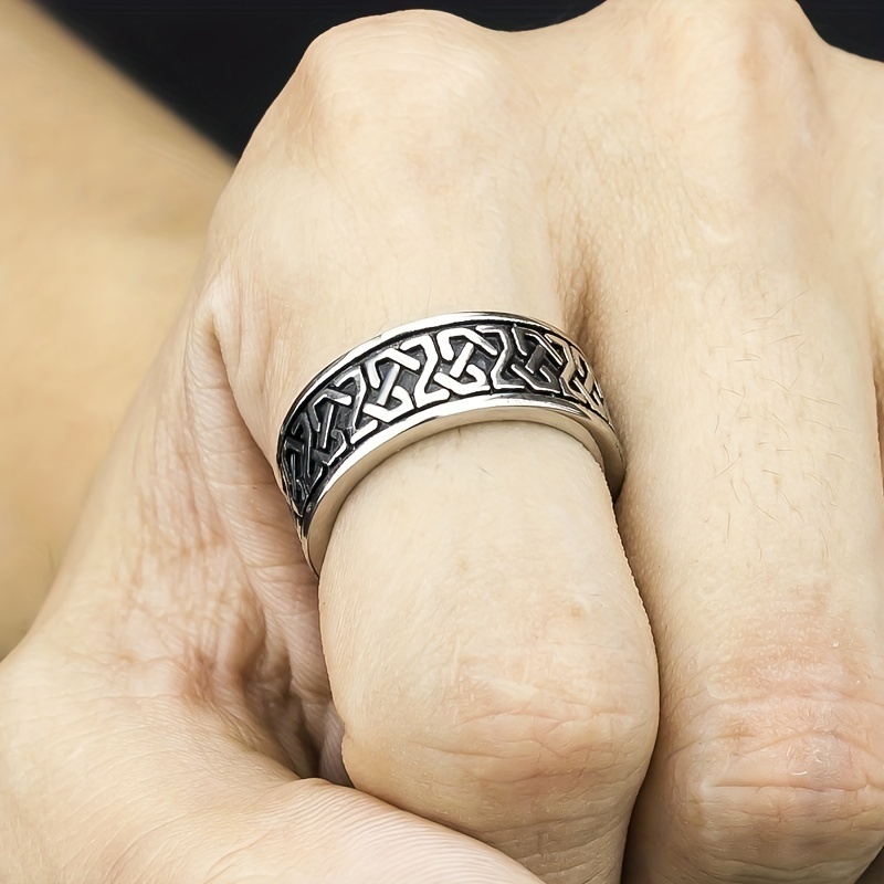 Men's Punk Vintage Carved Pattern Ring