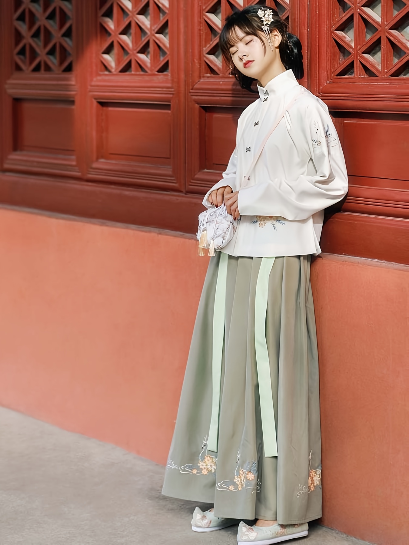 Chinese style traditional outfit popular sets