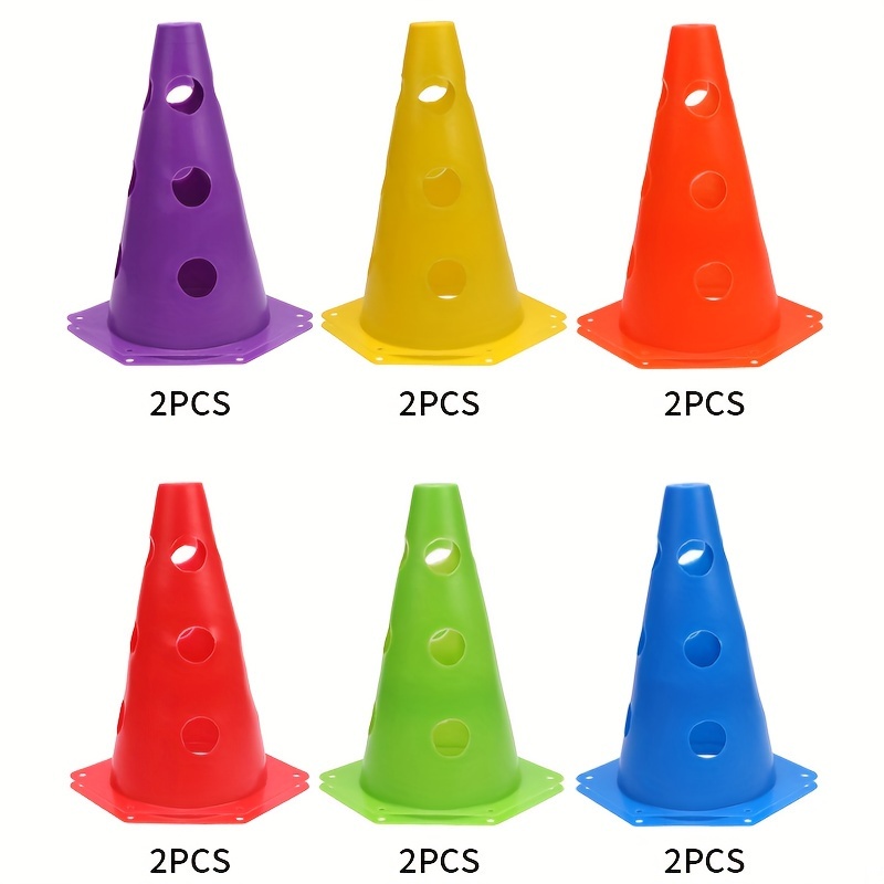 Cônes de plastique de signalisation en couleur