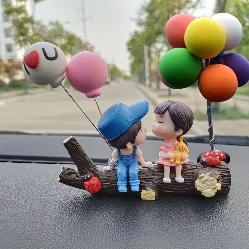 Anime Paare für Auto Ornament Modell Niedliche Kuss Ballon Figur Auto  Innenraum Cartoon Dekoration Figur Armaturenbrett Auto Zubehör