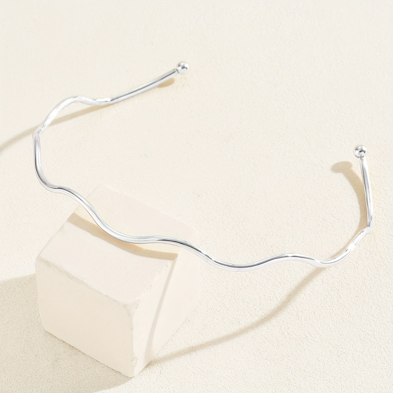 Golden Collar Necklace with Silvery Waves for Couples