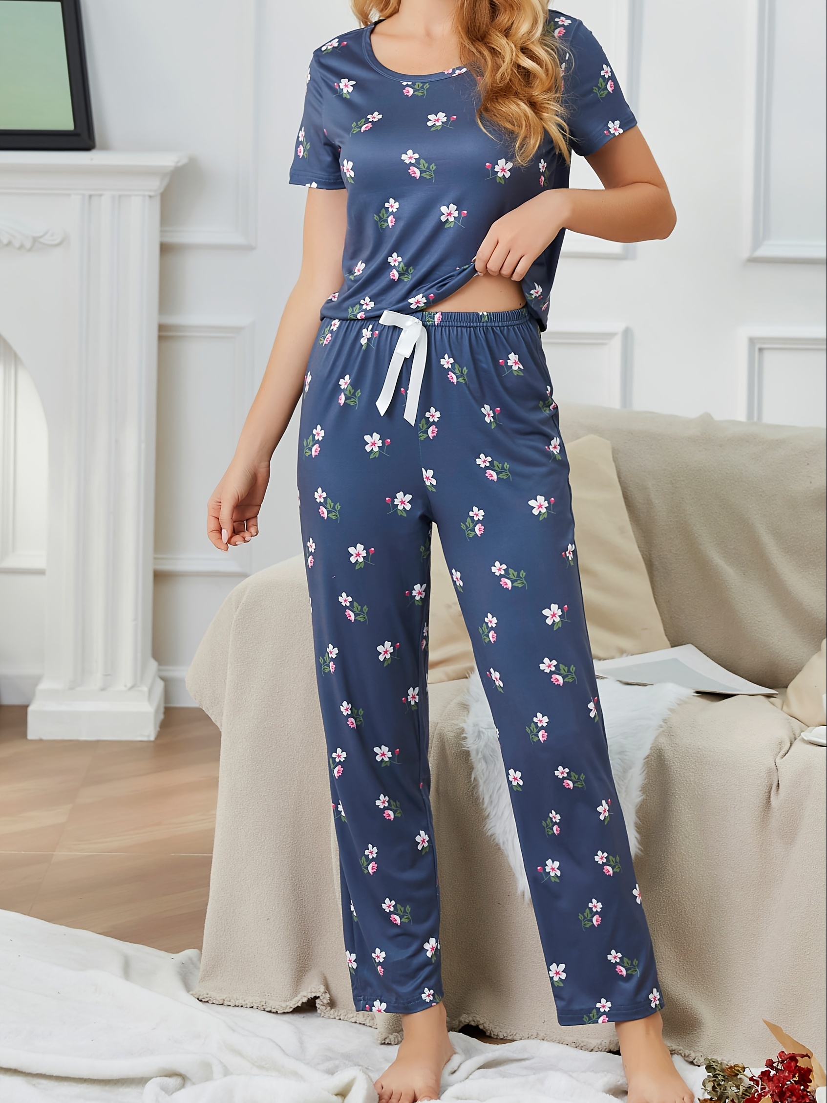 EISHOPEER Women's Pajama Set Floral Print Short Sleeve Top and Long Pants Sleepwear  Pjs Sets X-Small : : Clothing, Shoes & Accessories