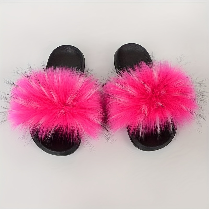 Slippers with fox fur decor in pink