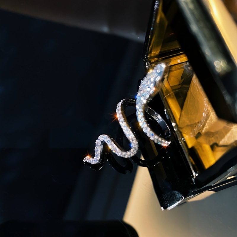 Shimmering Fashion Personality Micro-paved Coiled Snake Ring