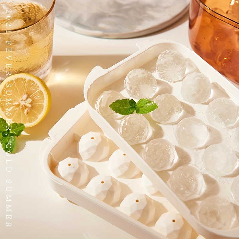 W&P Peak Silicone Everyday Ice Tray Review