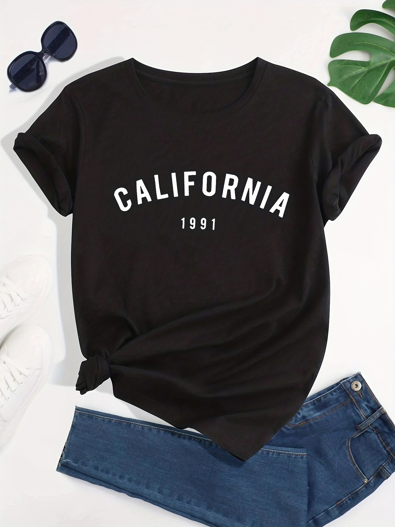 【韓国 WHO.A.U】California Letter Short Sleeve T-shirt California Letter Short Sleeve T-shirt - 후아유닷컴