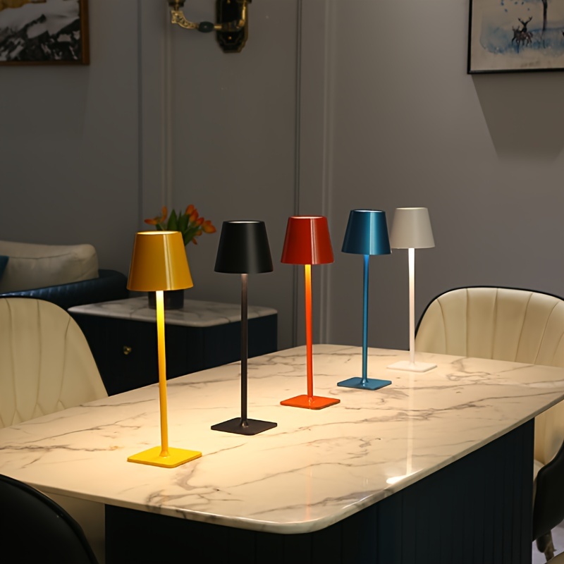 Ultra modern on sale desk lamp