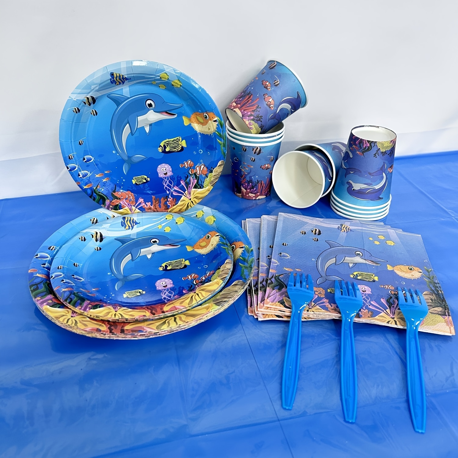 SUNSK Vaisselle Anniversaire Décorations Camouflage Vaisselle de Fête  d'anniversaire Décorations de Fête Enfants avec Assiettes Gobelets Bannière  Serviettes 16 Invités : : Cuisine et Maison