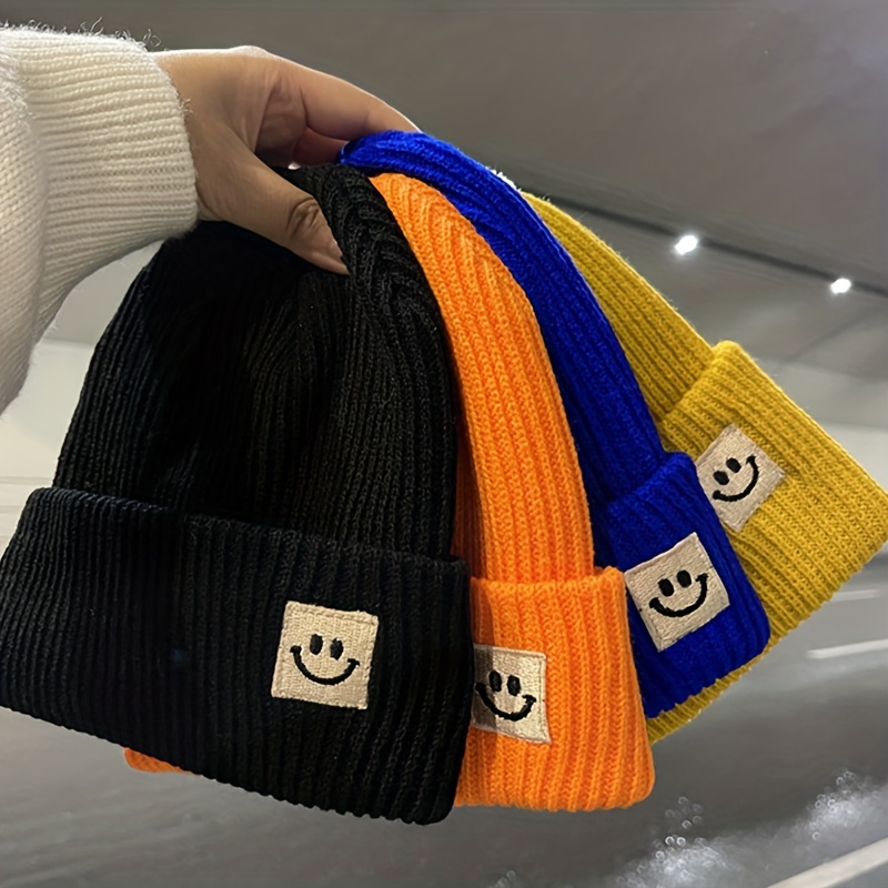

Candy Color Trendy Basic Beanie Cute Smiling Label Patch Coldproof Knit Hats Elastic Skull Cap Windproof Cuffed Beanies For Women Men Autumn & Winter