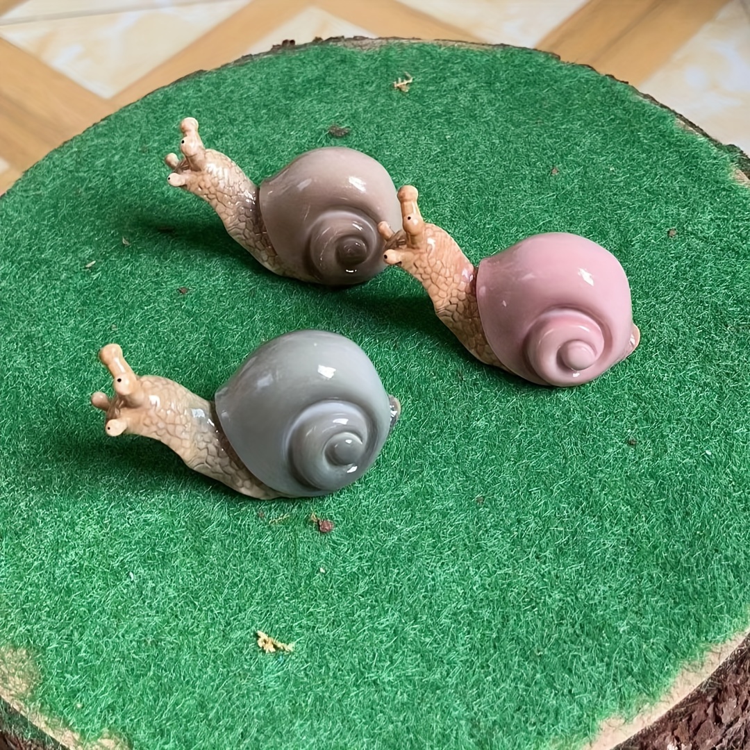 Handicrafts Mini Cute Little Snail Resin Crafts Model Toy Child