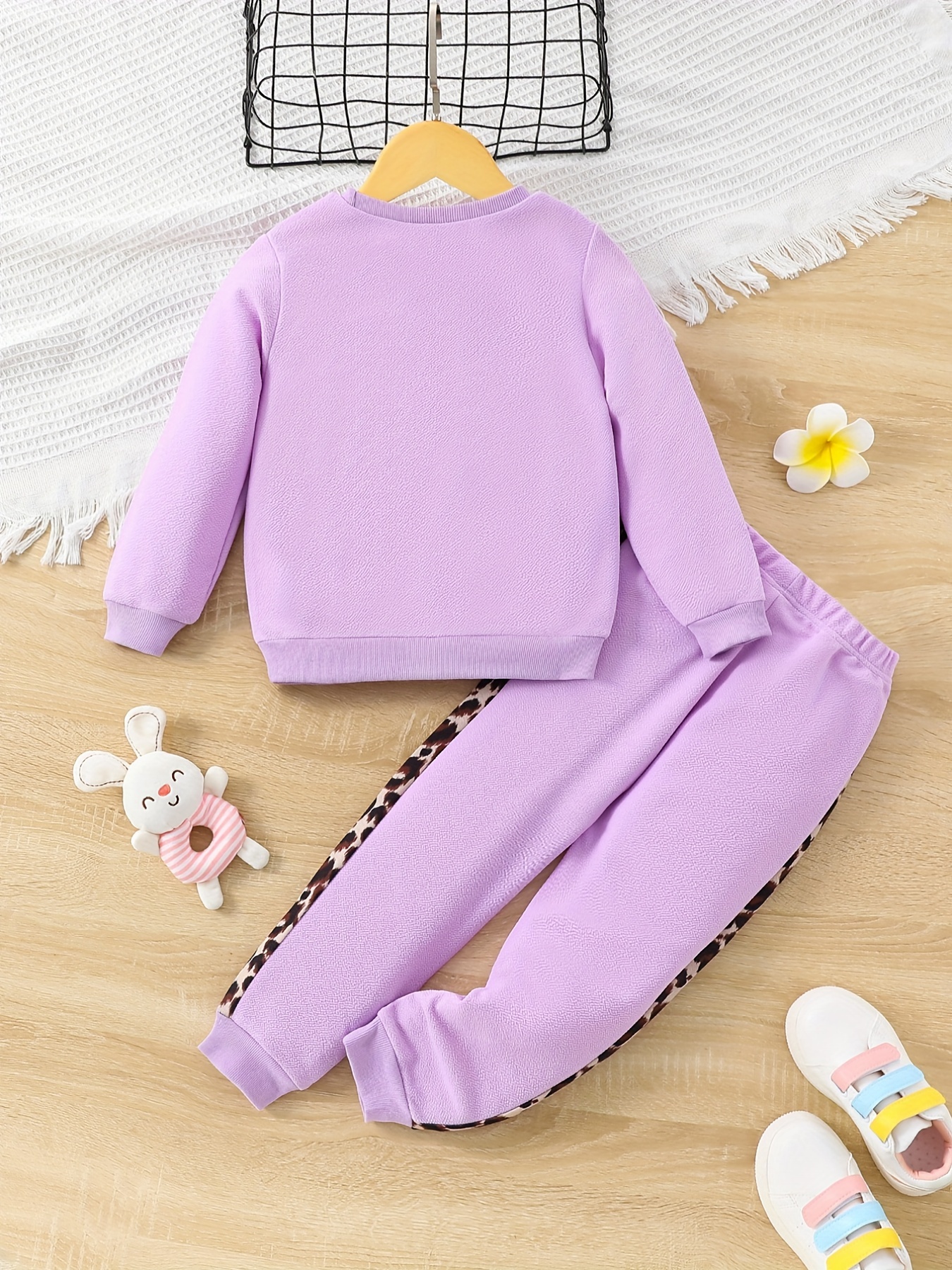Girl's 2pcs Sweatshirt & Sweatpants Set BE KIND Rainbow Print Leopard Pattern