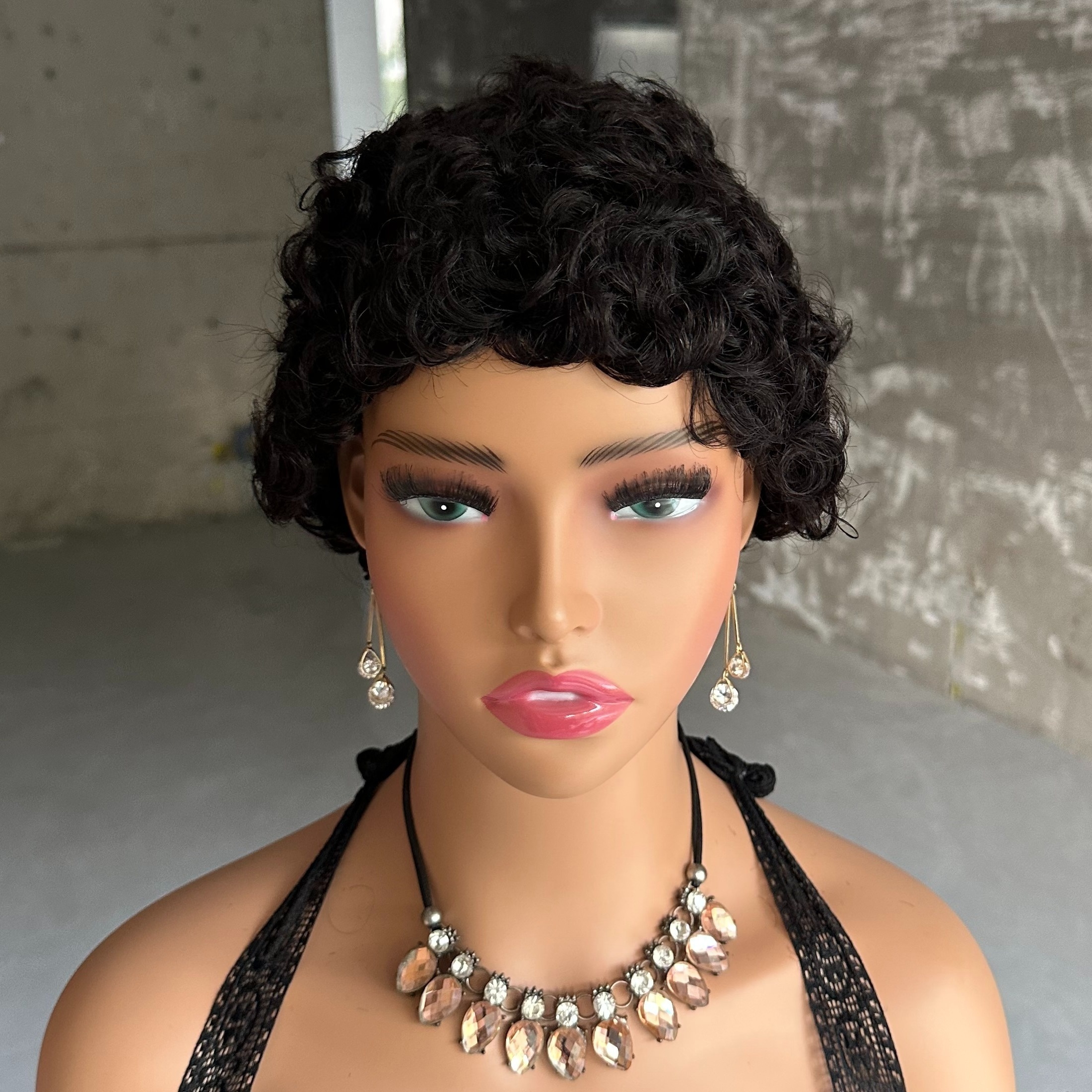 MARULADOLLS - AWA : Poupée Noire Africaine aux Cheveux Afro de 45CM dans  Une boîte Cadeau - Poupon Noir aux Cheveux crépus. Idée Cadeau pour Les 3  Ans et Plus : : Jeux et Jouets