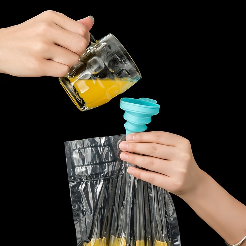 Disposable Ice Cube Bag 100 Pack tray (2400 Cubes 100 Bags) Frozen juice  liquid