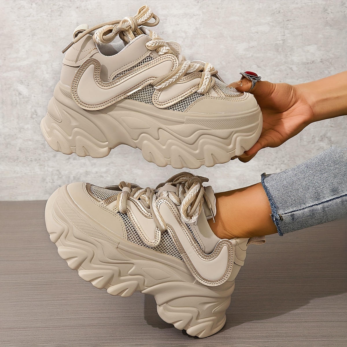 Female on sale chunky sneakers