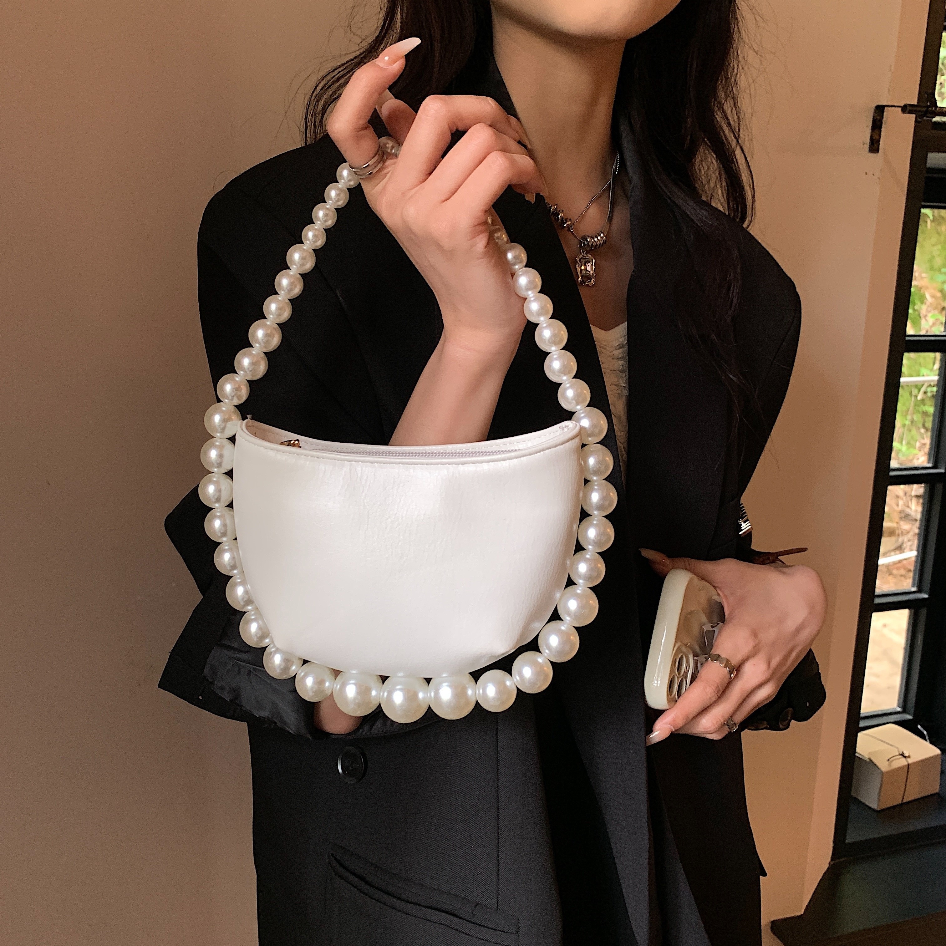 Gets Acrylic Purses and Handbags for Women Shell Shape Shoulder Crossbody  Bag with Chain Elegant Clutch Purse for Wedding Banquet Evening Party:  Handbags