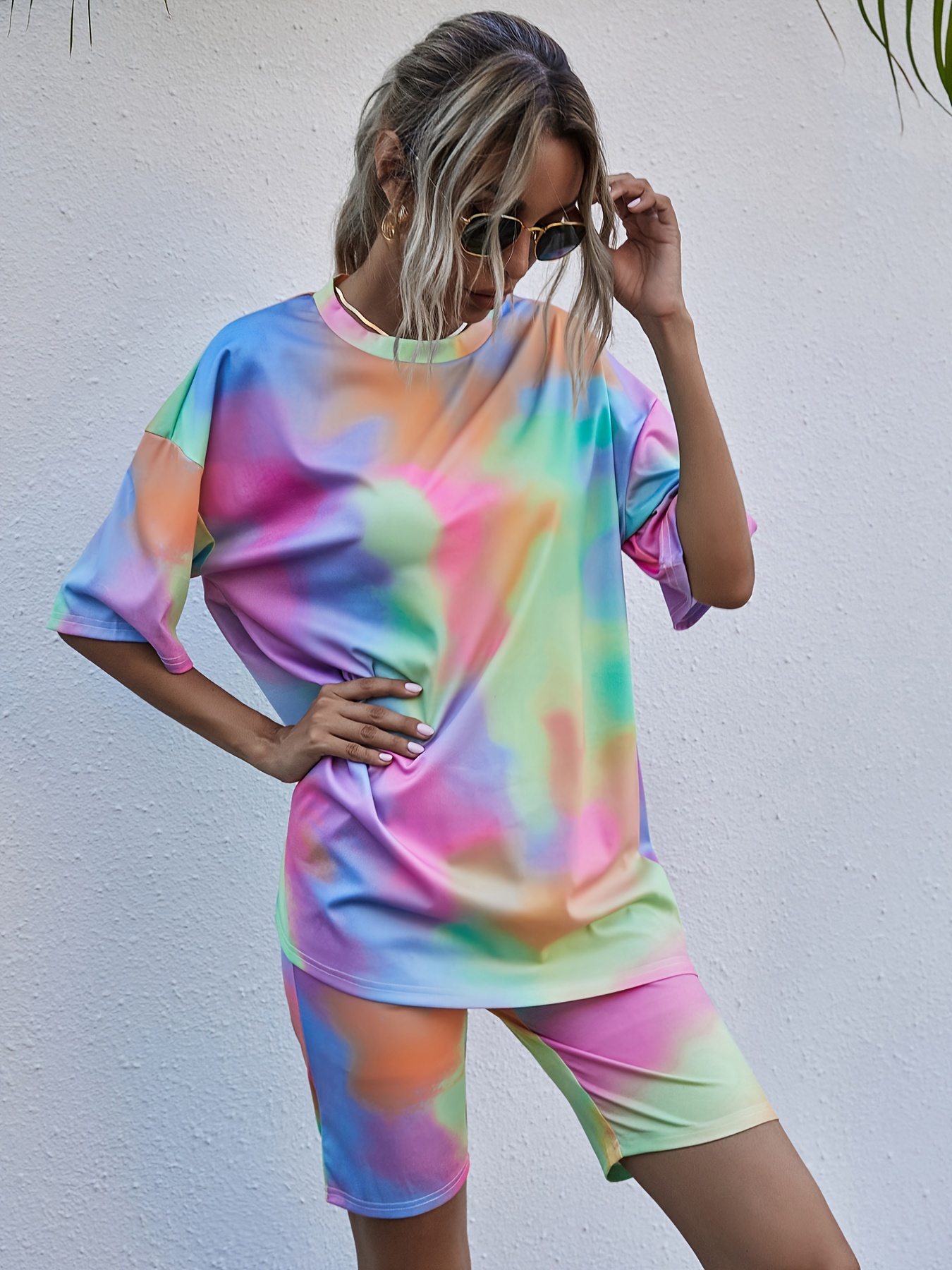 Street Trend: Tie-Dye Jogging Suit