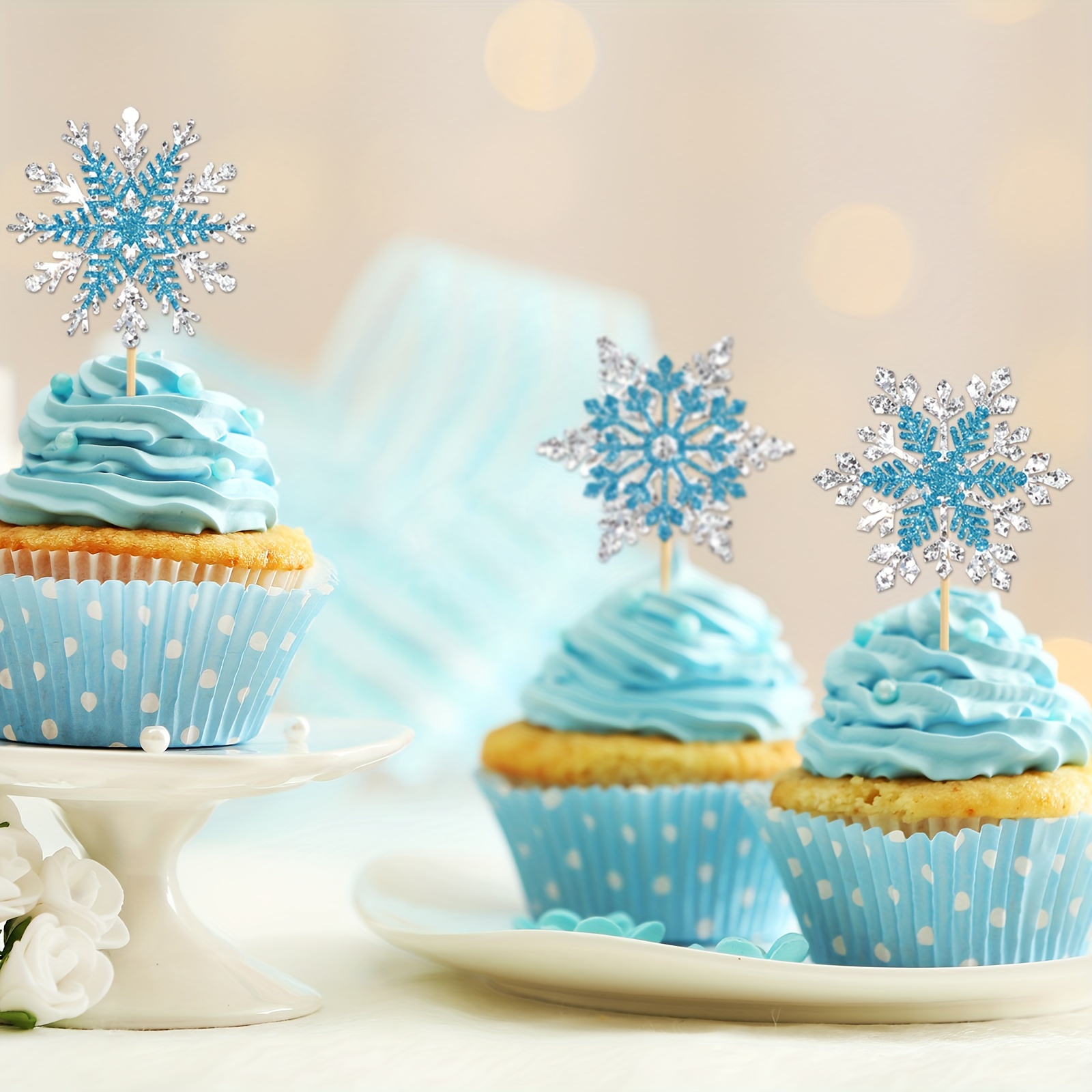 90Pcs Edible Snowflakes Cake Toppers Christmas Winter Party Cupcake  Decoration White and Blue