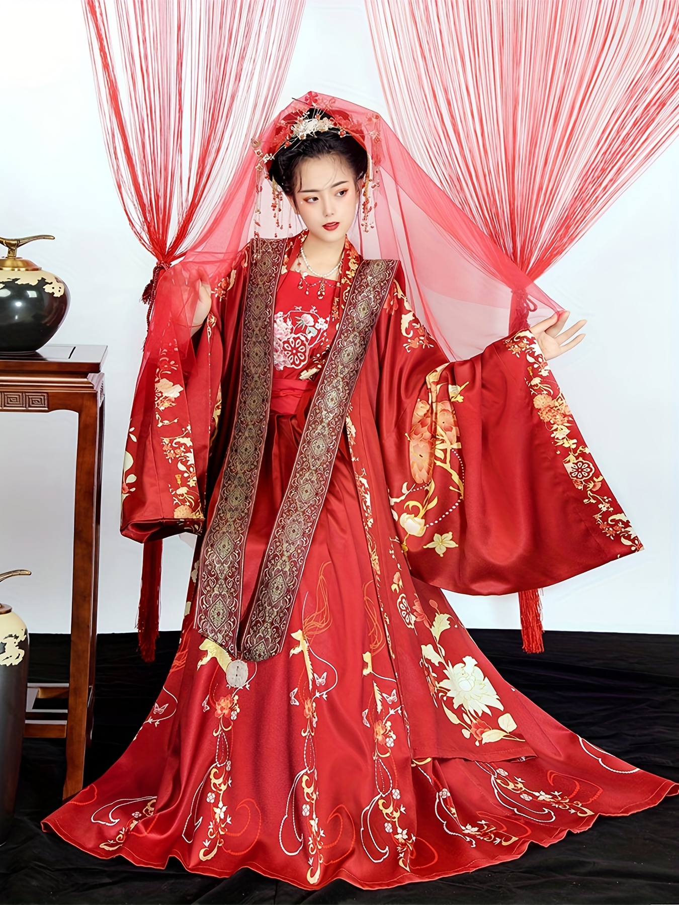 Traditional Chinese Wedding Dress and Groom Wear Set