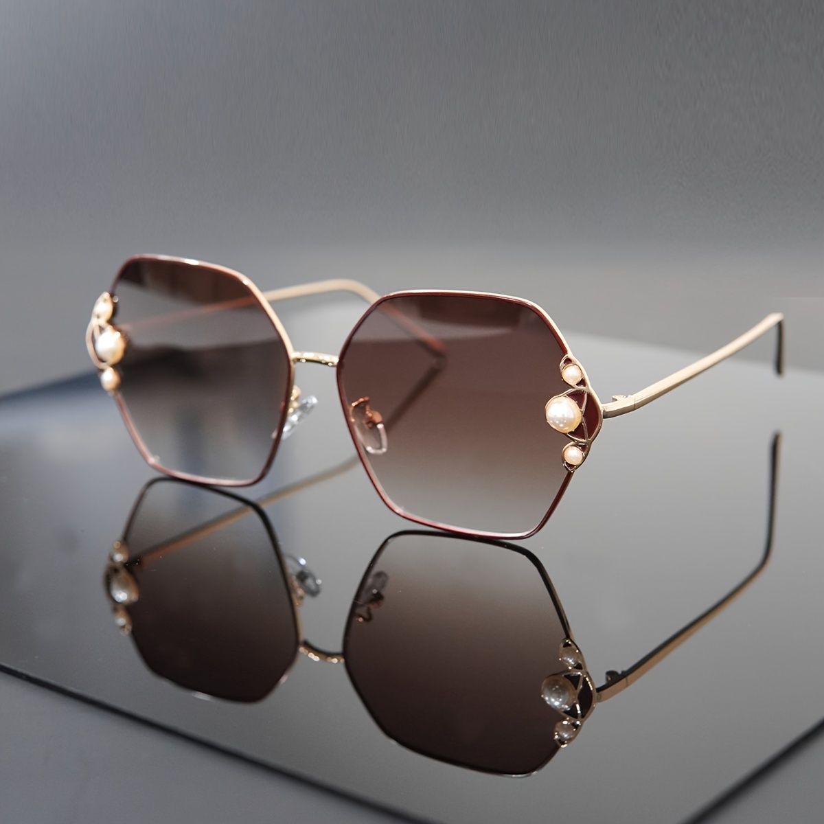 1pc Female & Unisex Holiday & Street Style Fashion Sunglasses