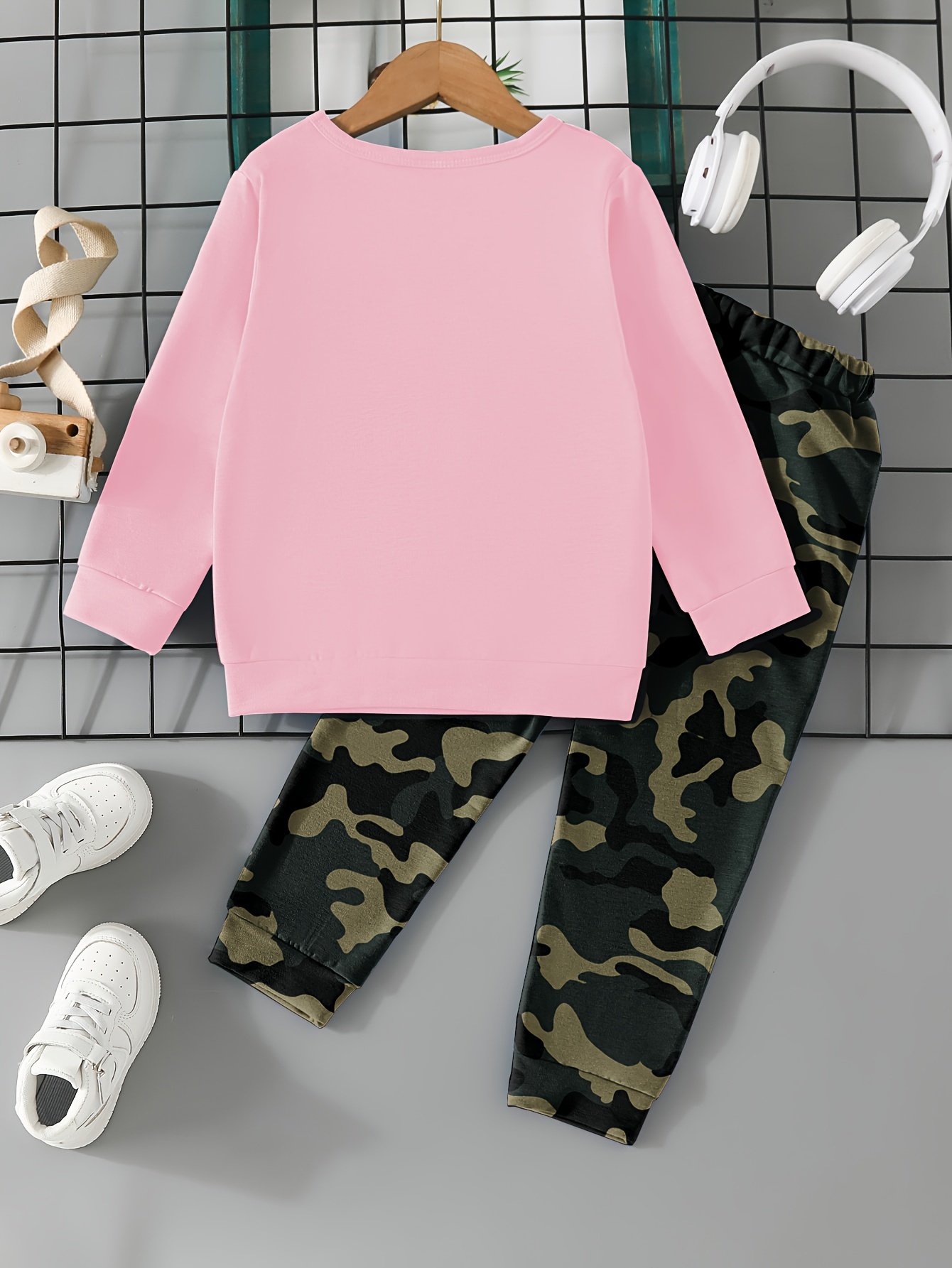 VS PINK Camo Sweatshirt Sweatpants outlets Set