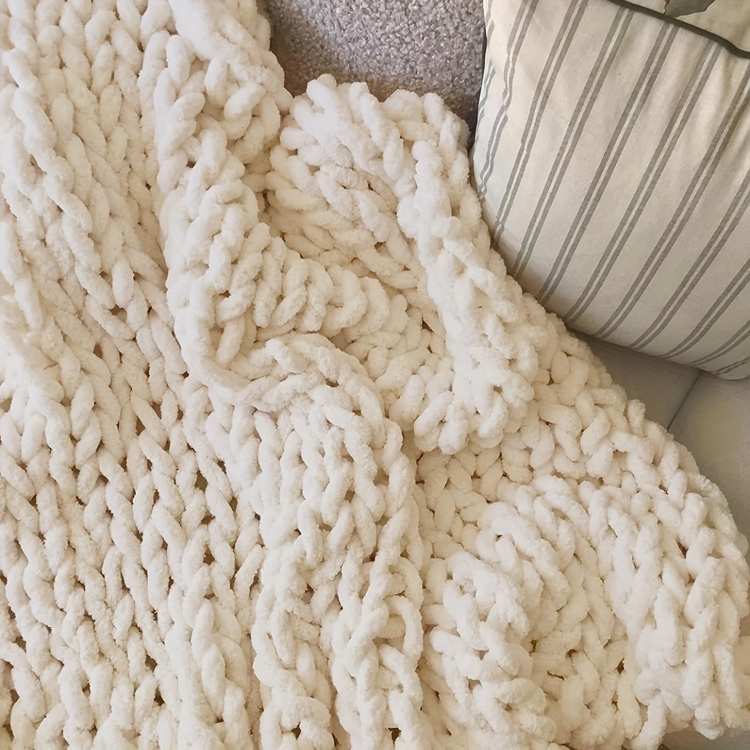 Bigacogo Chunky Knit Blanket Throw 51x63, 100% Hand Knitted Chenille  Throw Blanket, Big Soft Thick Yarn Cable Knit Blanket, Large Rope Knot  Crochet
